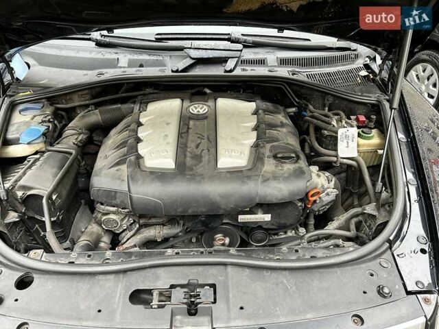 Черный Фольксваген Туарег, объемом двигателя 3 л и пробегом 330 тыс. км за 6800 $, фото 11 на Automoto.ua