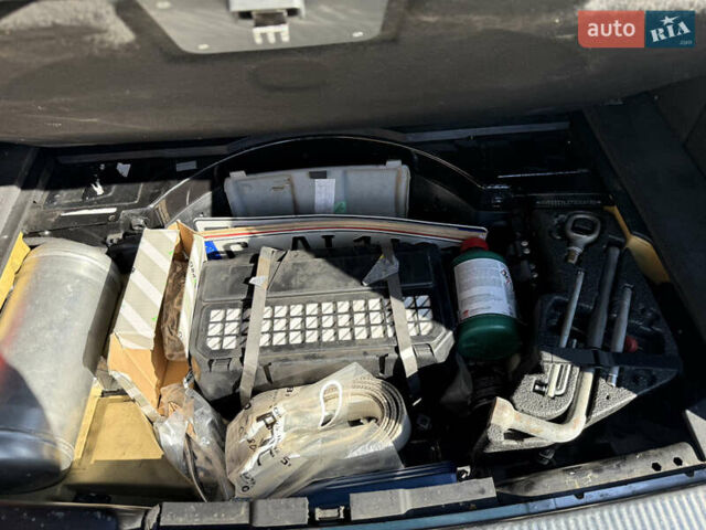 Черный Фольксваген Туарег, объемом двигателя 3 л и пробегом 340 тыс. км за 7500 $, фото 21 на Automoto.ua