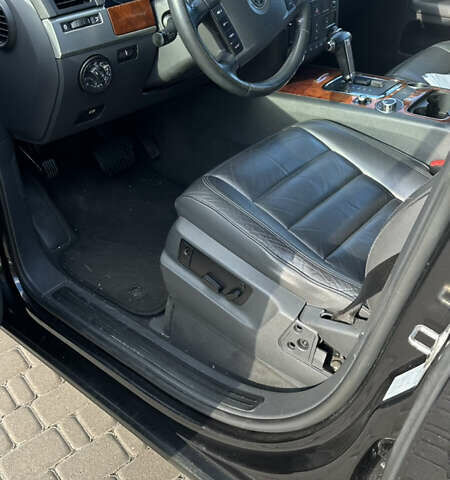 Черный Фольксваген Туарег, объемом двигателя 2.97 л и пробегом 281 тыс. км за 10500 $, фото 6 на Automoto.ua