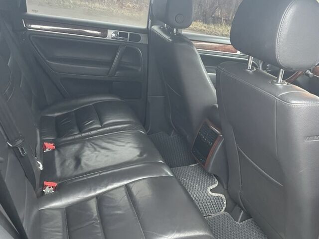 Чорний Фольксваген Туарег, об'ємом двигуна 2.5 л та пробігом 351 тис. км за 10000 $, фото 8 на Automoto.ua