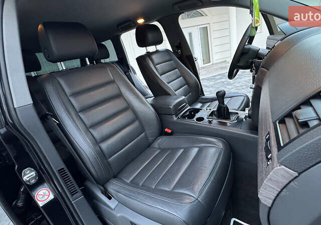 Чорний Фольксваген Туарег, об'ємом двигуна 2.5 л та пробігом 176 тис. км за 9950 $, фото 30 на Automoto.ua