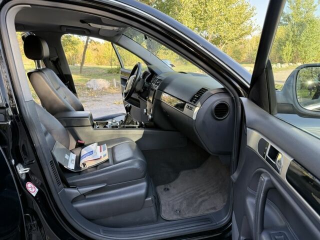 Черный Фольксваген Туарег, объемом двигателя 2.5 л и пробегом 232 тыс. км за 5950 $, фото 18 на Automoto.ua