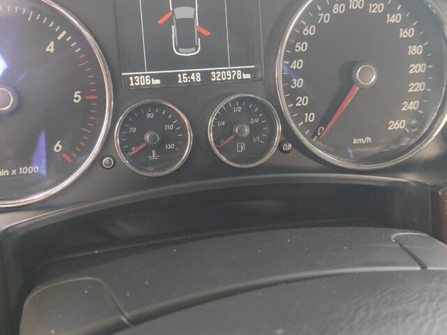 Чорний Фольксваген Туарег, об'ємом двигуна 2.5 л та пробігом 300 тис. км за 5500 $, фото 7 на Automoto.ua