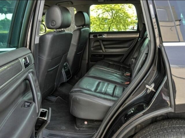 Черный Фольксваген Туарег, объемом двигателя 3 л и пробегом 215 тыс. км за 3333 $, фото 7 на Automoto.ua