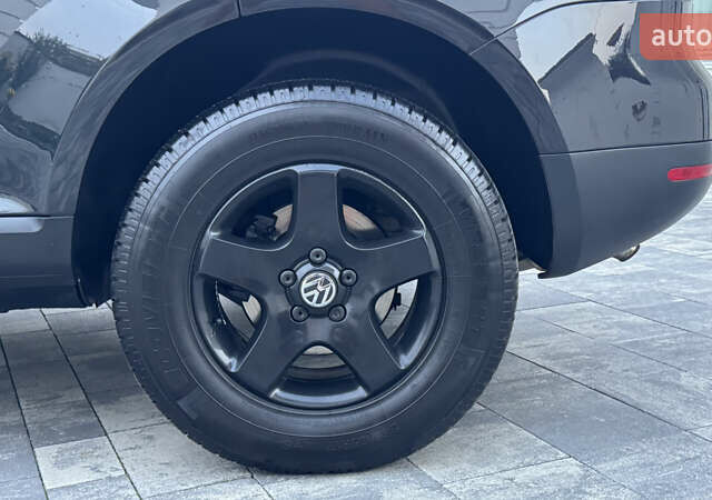 Чорний Фольксваген Туарег, об'ємом двигуна 2.5 л та пробігом 176 тис. км за 9950 $, фото 52 на Automoto.ua