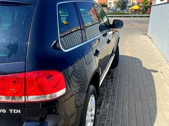 Черный Фольксваген Туарег, объемом двигателя 3 л и пробегом 250 тыс. км за 10700 $, фото 3 на Automoto.ua