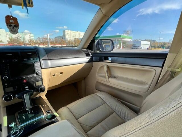 Черный Фольксваген Туарег, объемом двигателя 3 л и пробегом 295 тыс. км за 6900 $, фото 21 на Automoto.ua