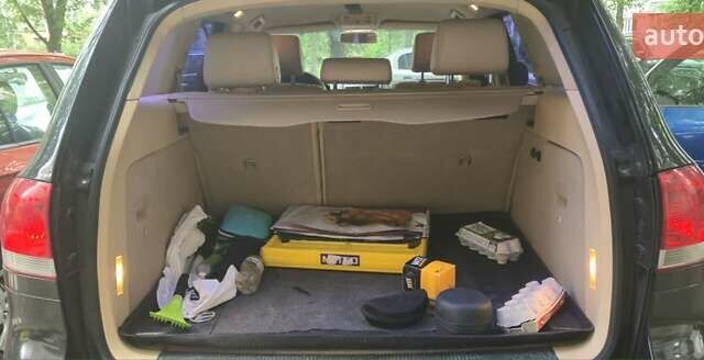 Черный Фольксваген Туарег, объемом двигателя 3.2 л и пробегом 360 тыс. км за 9500 $, фото 12 на Automoto.ua