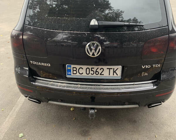 Черный Фольксваген Туарег, объемом двигателя 4.92 л и пробегом 280 тыс. км за 8500 $, фото 2 на Automoto.ua