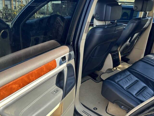 Черный Фольксваген Туарег, объемом двигателя 2.5 л и пробегом 253 тыс. км за 9100 $, фото 7 на Automoto.ua