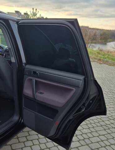 Черный Фольксваген Туарег, объемом двигателя 2.97 л и пробегом 343 тыс. км за 10000 $, фото 19 на Automoto.ua