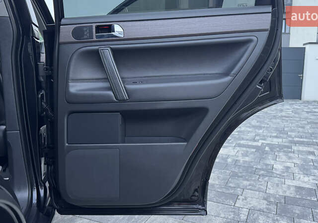 Чорний Фольксваген Туарег, об'ємом двигуна 2.5 л та пробігом 176 тис. км за 9950 $, фото 16 на Automoto.ua