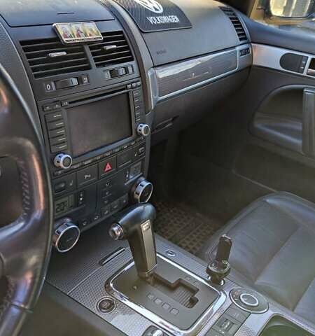 Чорний Фольксваген Туарег, об'ємом двигуна 3 л та пробігом 365 тис. км за 10700 $, фото 19 на Automoto.ua