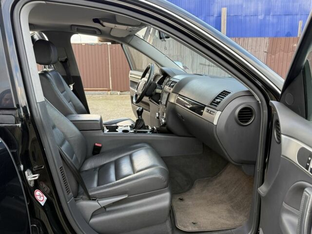 Черный Фольксваген Туарег, объемом двигателя 2.5 л и пробегом 232 тыс. км за 5750 $, фото 16 на Automoto.ua