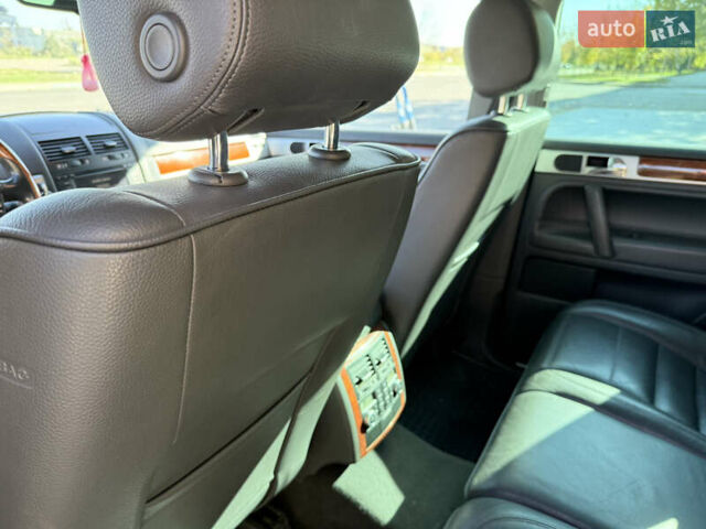 Черный Фольксваген Туарег, объемом двигателя 3 л и пробегом 340 тыс. км за 7500 $, фото 18 на Automoto.ua