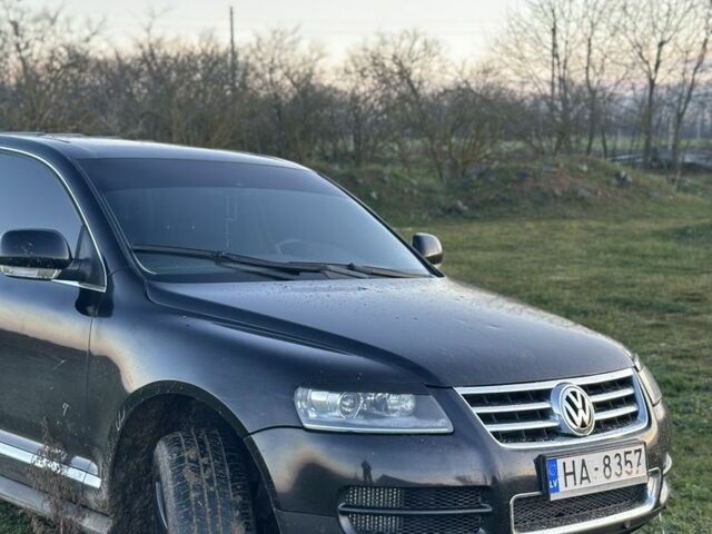 Черный Фольксваген Туарег, объемом двигателя 3 л и пробегом 446 тыс. км за 5650 $, фото 3 на Automoto.ua