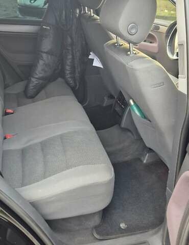 Черный Фольксваген Туарег, объемом двигателя 2.97 л и пробегом 343 тыс. км за 10000 $, фото 18 на Automoto.ua