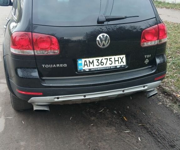 Черный Фольксваген Туарег, объемом двигателя 2.5 л и пробегом 317 тыс. км за 5000 $, фото 1 на Automoto.ua