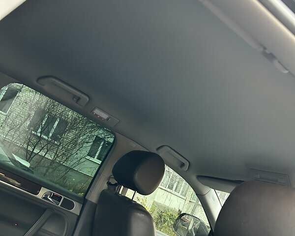 Черный Фольксваген Туарег, объемом двигателя 3 л и пробегом 330 тыс. км за 6800 $, фото 7 на Automoto.ua