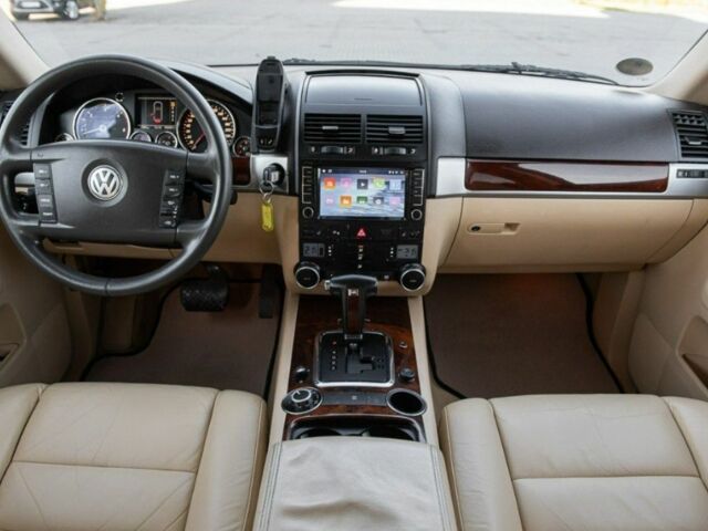 Чорний Фольксваген Туарег, об'ємом двигуна 3 л та пробігом 223 тис. км за 3384 $, фото 2 на Automoto.ua