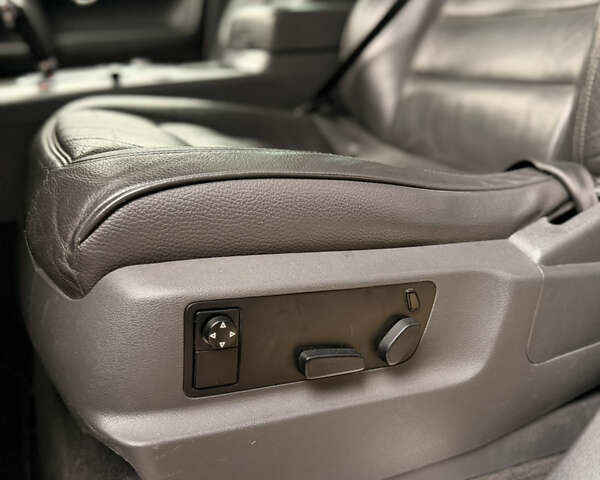 Черный Фольксваген Туарег, объемом двигателя 4.9 л и пробегом 340 тыс. км за 6900 $, фото 53 на Automoto.ua