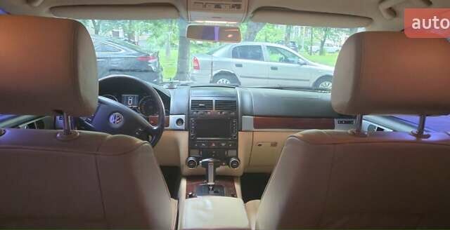 Черный Фольксваген Туарег, объемом двигателя 3.2 л и пробегом 360 тыс. км за 9500 $, фото 11 на Automoto.ua