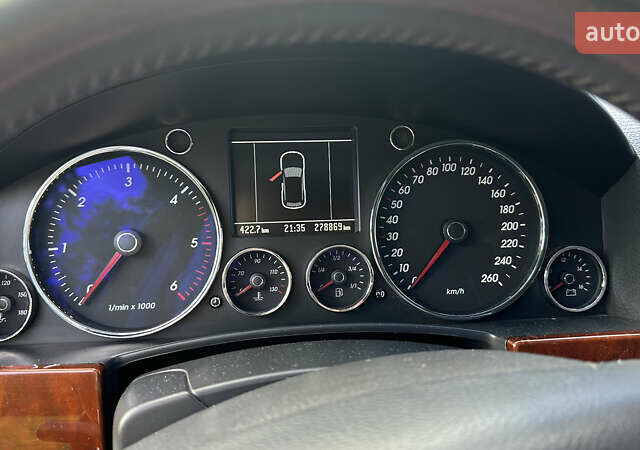 Черный Фольксваген Туарег, объемом двигателя 2.97 л и пробегом 281 тыс. км за 10500 $, фото 3 на Automoto.ua