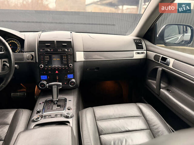 Черный Фольксваген Туарег, объемом двигателя 4.9 л и пробегом 340 тыс. км за 6900 $, фото 67 на Automoto.ua