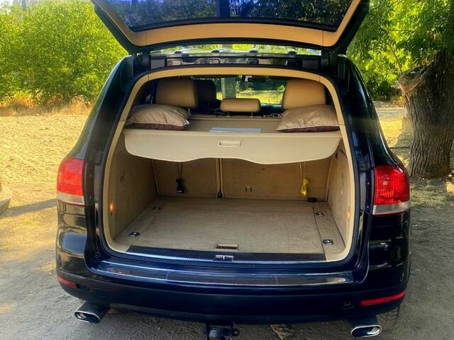 Черный Фольксваген Туарег, объемом двигателя 3 л и пробегом 380 тыс. км за 8200 $, фото 10 на Automoto.ua