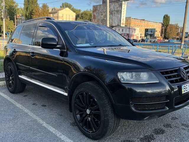 Черный Фольксваген Туарег, объемом двигателя 2.5 л и пробегом 253 тыс. км за 9100 $, фото 2 на Automoto.ua