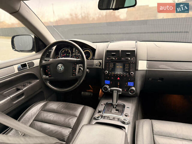 Черный Фольксваген Туарег, объемом двигателя 4.9 л и пробегом 340 тыс. км за 6900 $, фото 66 на Automoto.ua