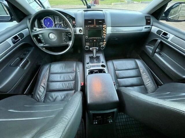 Черный Фольксваген Туарег, объемом двигателя 3 л и пробегом 309 тыс. км за 3200 $, фото 7 на Automoto.ua