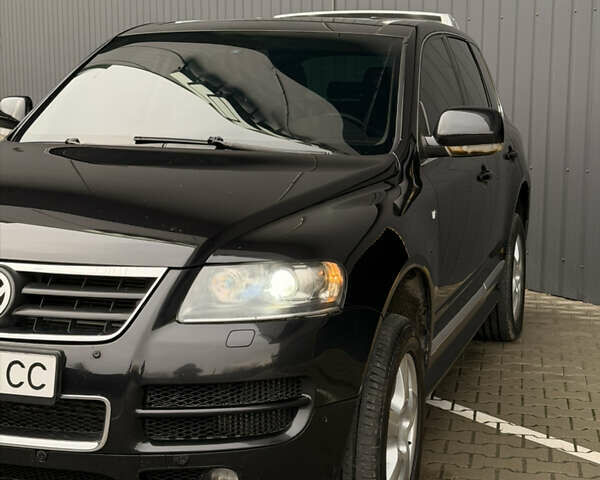 Черный Фольксваген Туарег, объемом двигателя 4.9 л и пробегом 340 тыс. км за 6900 $, фото 25 на Automoto.ua