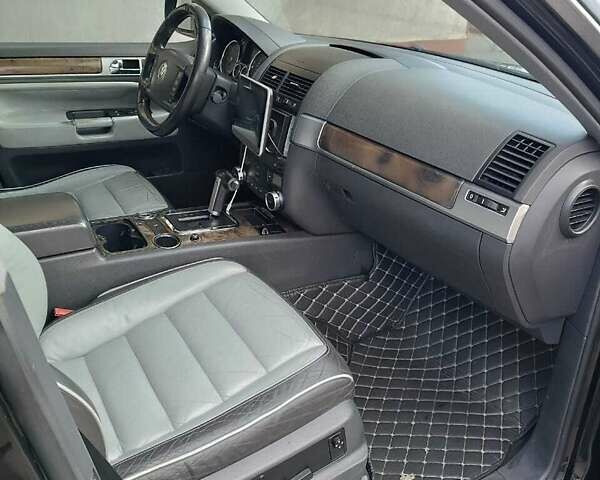 Чорний Фольксваген Туарег, об'ємом двигуна 2.97 л та пробігом 299 тис. км за 6000 $, фото 8 на Automoto.ua