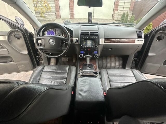 Черный Фольксваген Туарег, объемом двигателя 3 л и пробегом 490 тыс. км за 5700 $, фото 6 на Automoto.ua