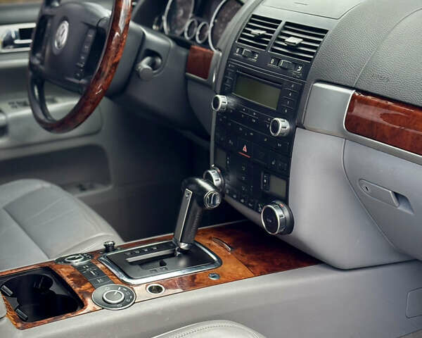 Чорний Фольксваген Туарег, об'ємом двигуна 3.2 л та пробігом 250 тис. км за 7500 $, фото 8 на Automoto.ua