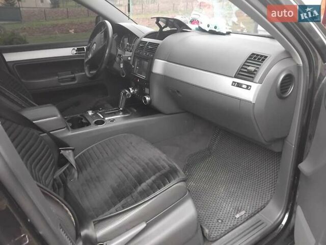 Чорний Фольксваген Туарег, об'ємом двигуна 3 л та пробігом 318 тис. км за 9200 $, фото 16 на Automoto.ua