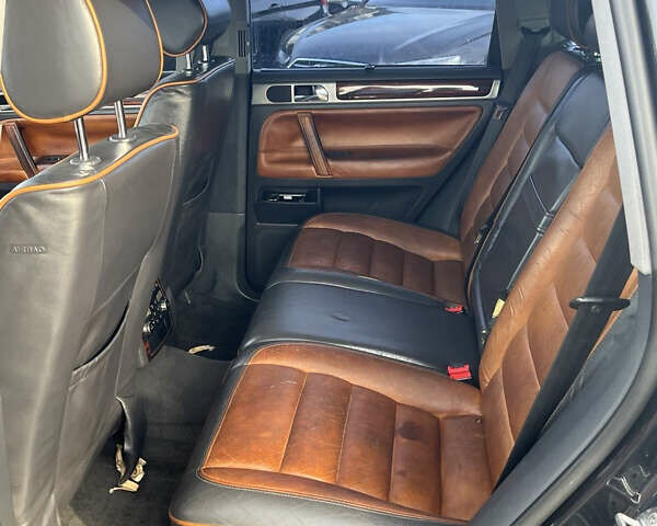 Черный Фольксваген Туарег, объемом двигателя 4.92 л и пробегом 350 тыс. км за 6500 $, фото 8 на Automoto.ua