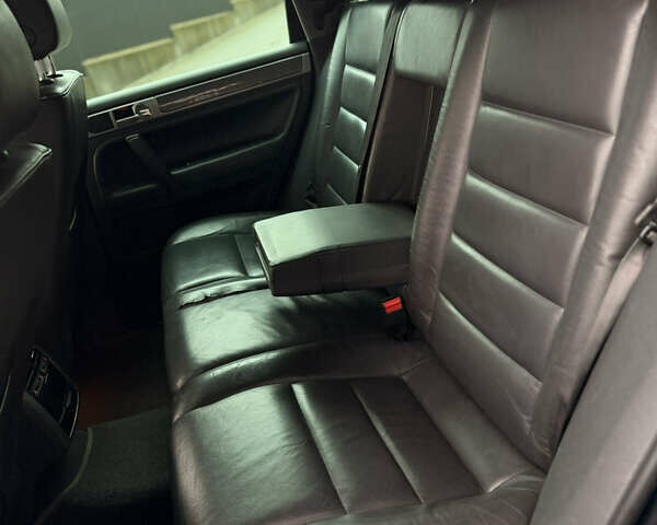 Черный Фольксваген Туарег, объемом двигателя 4.9 л и пробегом 340 тыс. км за 6900 $, фото 63 на Automoto.ua