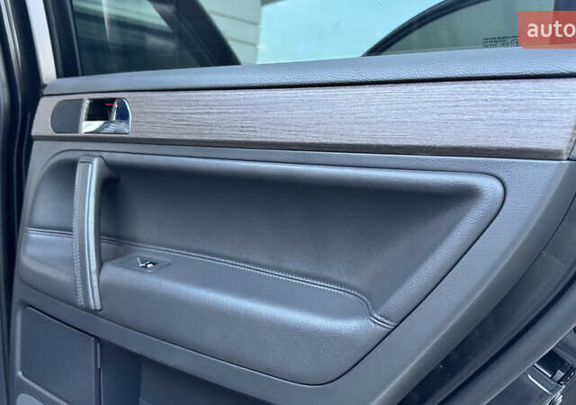 Чорний Фольксваген Туарег, об'ємом двигуна 2.5 л та пробігом 176 тис. км за 9950 $, фото 61 на Automoto.ua