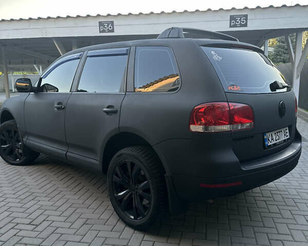 Чорний Фольксваген Туарег, об'ємом двигуна 3.2 л та пробігом 520 тис. км за 7600 $, фото 18 на Automoto.ua