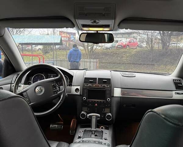 Чорний Фольксваген Туарег, об'ємом двигуна 4.92 л та пробігом 340 тис. км за 6500 $, фото 8 на Automoto.ua