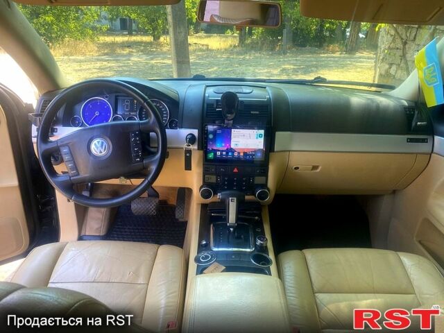 Черный Фольксваген Туарег, объемом двигателя 3 л и пробегом 380 тыс. км за 8200 $, фото 11 на Automoto.ua