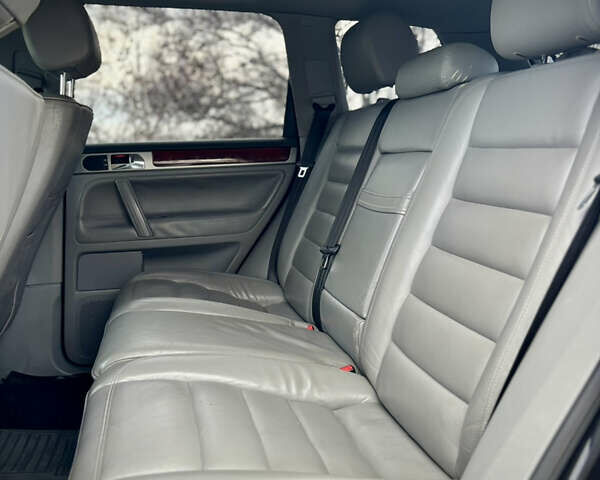 Чорний Фольксваген Туарег, об'ємом двигуна 3.2 л та пробігом 250 тис. км за 7500 $, фото 10 на Automoto.ua