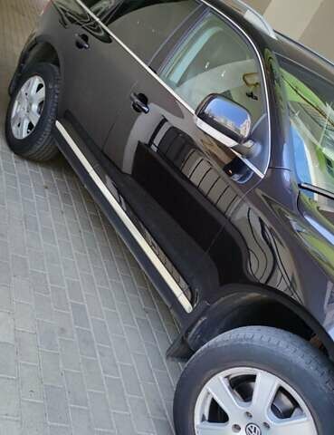 Чорний Фольксваген Туарег, об'ємом двигуна 3 л та пробігом 365 тис. км за 10700 $, фото 5 на Automoto.ua