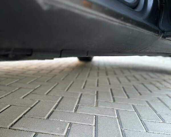 Чорний Фольксваген Туарег, об'ємом двигуна 3.2 л та пробігом 520 тис. км за 7600 $, фото 13 на Automoto.ua