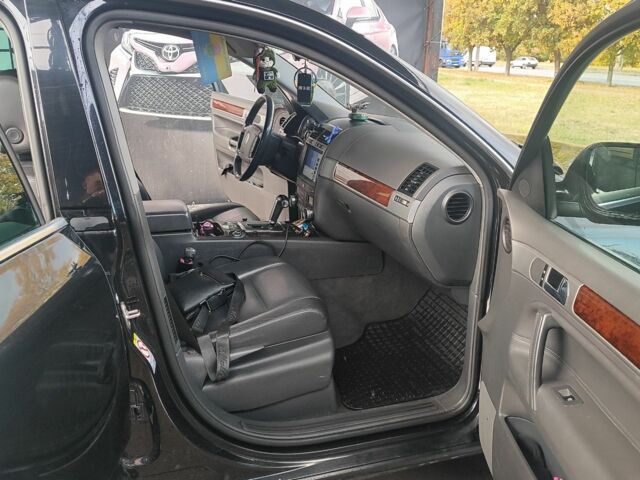 Чорний Фольксваген Туарег, об'ємом двигуна 2.5 л та пробігом 300 тис. км за 5500 $, фото 6 на Automoto.ua