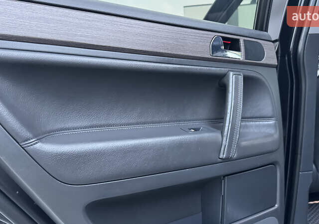 Чорний Фольксваген Туарег, об'ємом двигуна 2.5 л та пробігом 176 тис. км за 9950 $, фото 20 на Automoto.ua