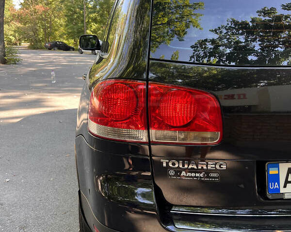 Чорний Фольксваген Туарег, об'ємом двигуна 3 л та пробігом 280 тис. км за 11000 $, фото 12 на Automoto.ua