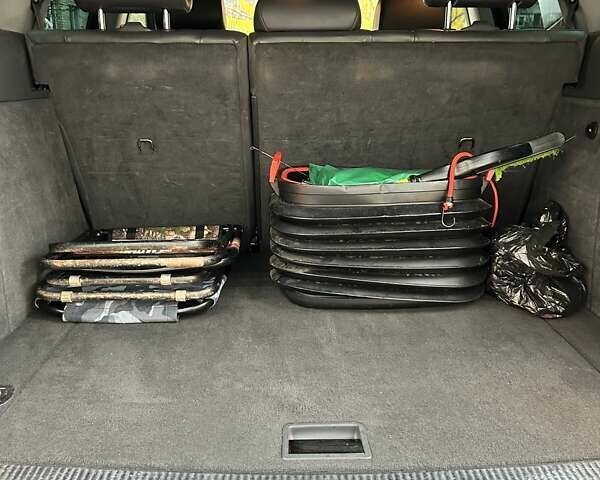 Черный Фольксваген Туарег, объемом двигателя 3 л и пробегом 330 тыс. км за 6800 $, фото 6 на Automoto.ua